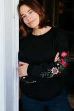 Load image into Gallery viewer, SUGARHILL Eadie Relaxed Sweatshirt Black Folk Floral